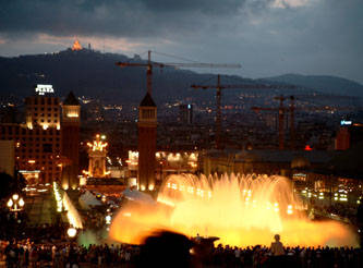 Die berhmten Fontnen am Placa de Espana in Barcelona